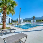 Atlantis Malibu By Carrington *