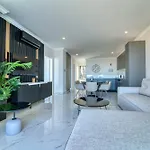 Atlantis Malibu By Carrington *