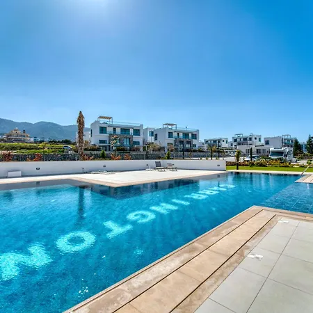 Atlantis Malibu By Carrington Daire