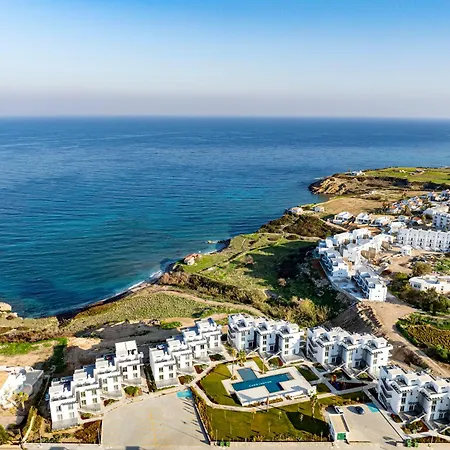 Atlantis Malibu By Carrington *