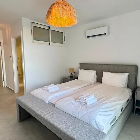 Apartament Atlantis Malibu By Carrington Akanthou