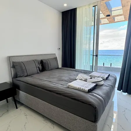 Atlantis Malibu By Carrington * Akanthou