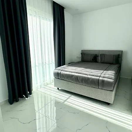 Atlantis Malibu By Carrington * Akanthou