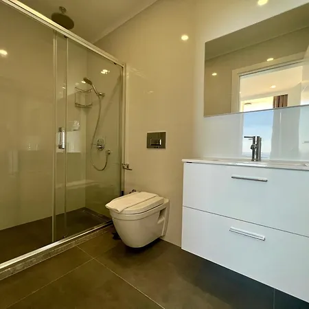 Atlantis Malibu By Carrington *