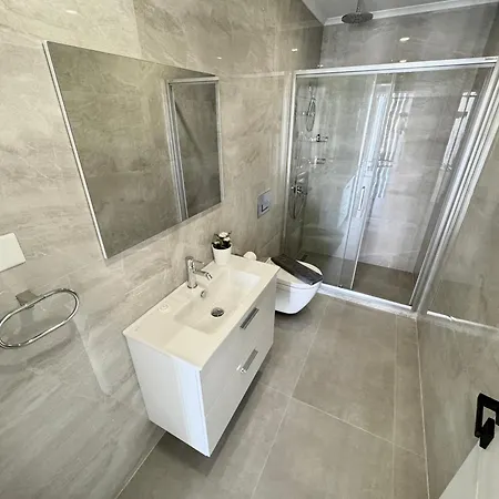 Atlantis Malibu By Carrington