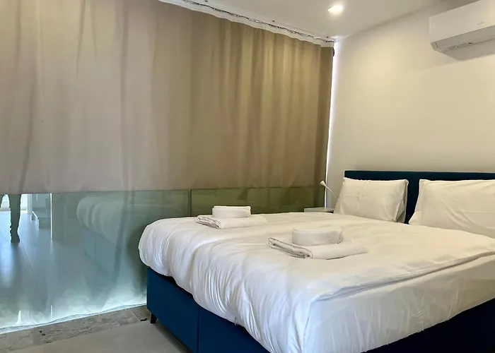 Atlantis Malibu By Carrington