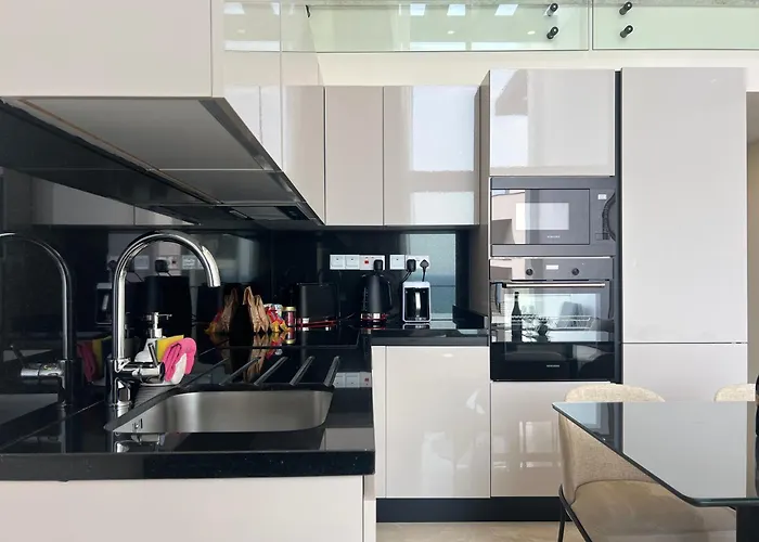 Atlantis Malibu By Carrington *