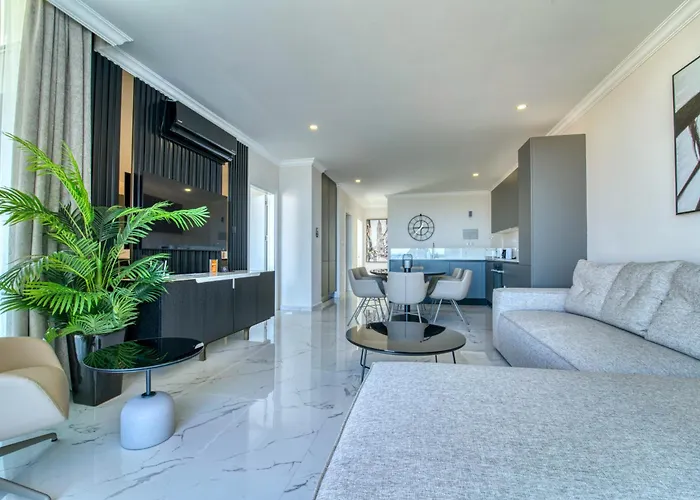 Atlantis Malibu By Carrington *