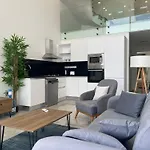 Atlantis Malibu By Carrington * 凯里尼亚