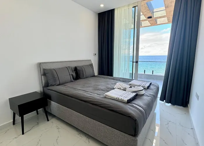 Atlantis Malibu By Carrington * Kyrenia (Northern Cyprus)